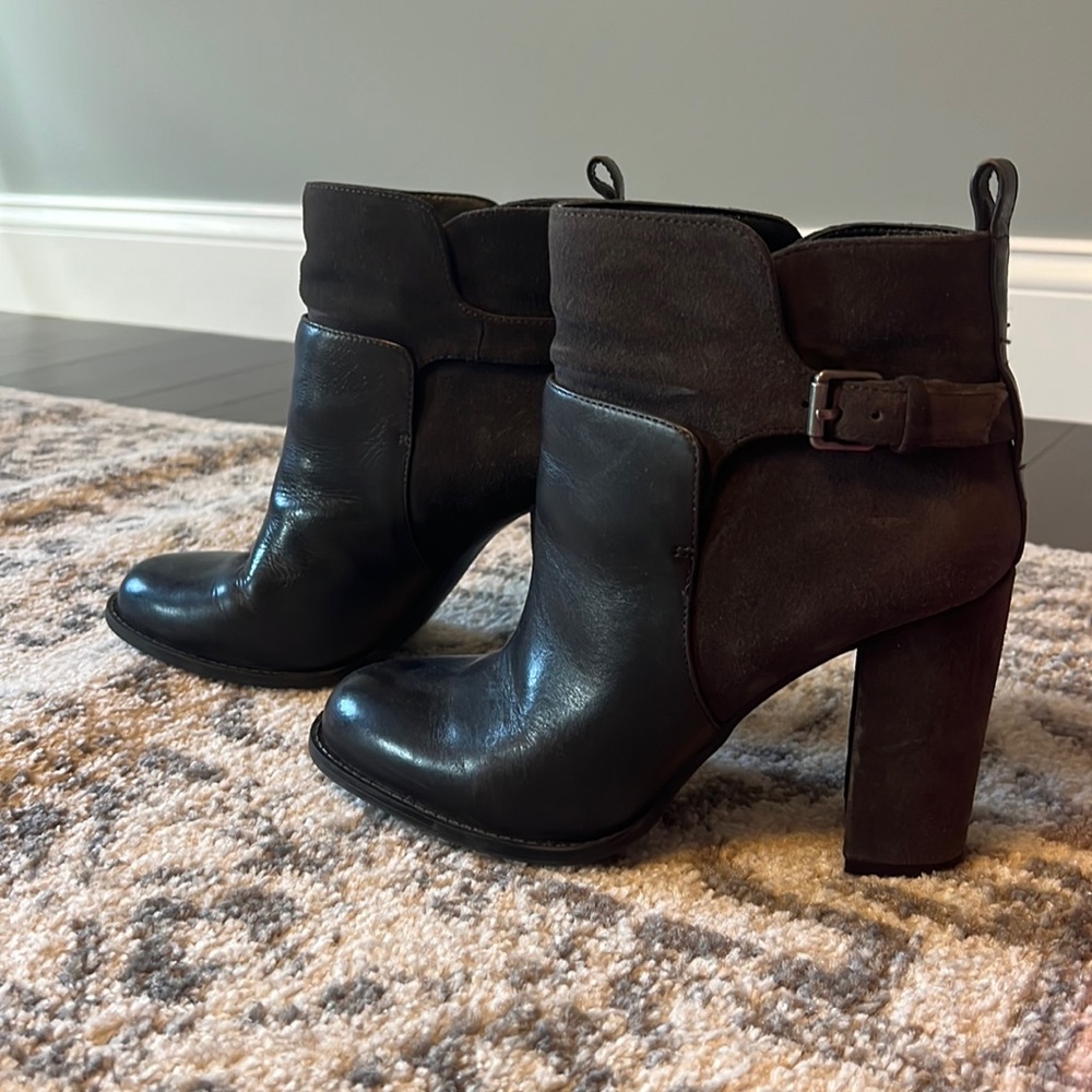 Nine West Black leather and suede block bootie size 6